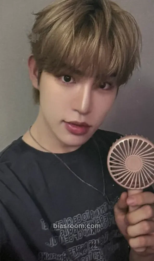 KickFlip - Minje - My First Kick Album fansign video call (fancall) jyp/fans shop