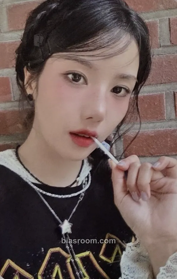 Kwon Eunbi THE RED 2025 KWON EUNBI CONCERT Photocard - Kwon Eunbi K-pop photocard