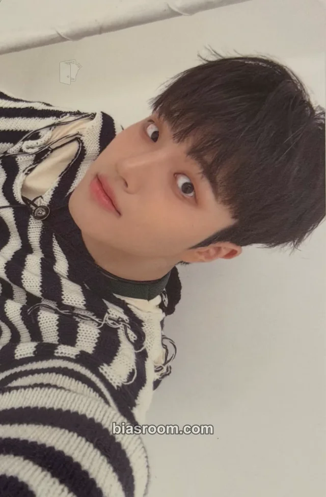 TRENDZ - Yechan - On My Knees Album album photocard