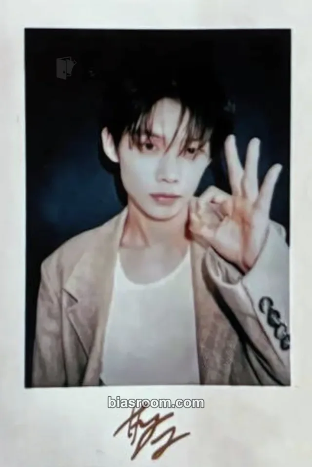 TOMORROW X TOGETHER - Yeonjun - OK! Magazine Other magazine photocard polaroid ok! magazine china brand collaboration