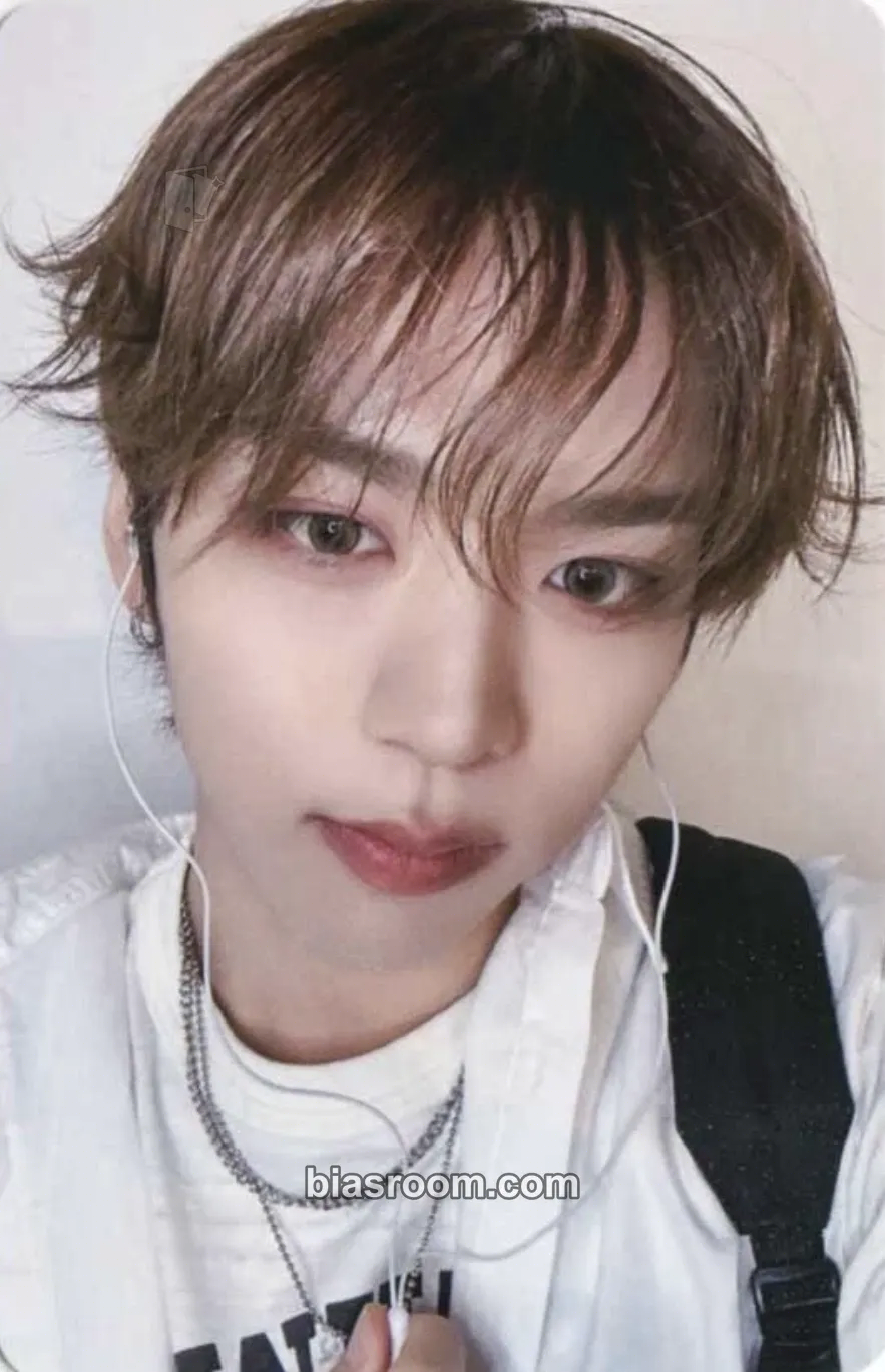 Hyunjun Chapter: New is Now Photocard - NouerA - NouerA K-pop photocard