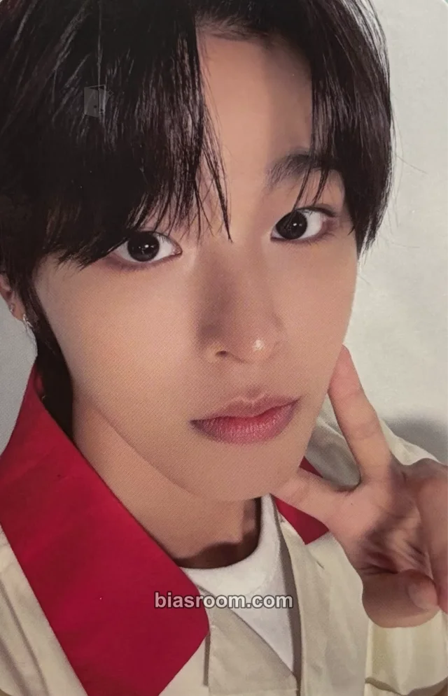NCT - Riku - NCT ZONE Other pizza boy version selfie