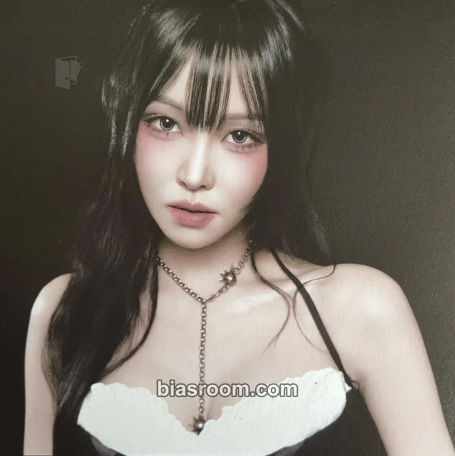 Yuju - Yuju - First love is a curse Album postcard album inclusion item set curse version