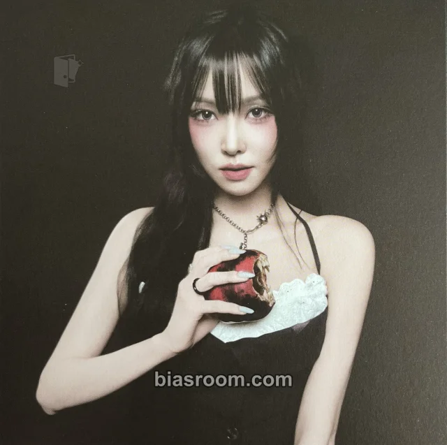 Yuju - Yuju - First love is a curse Album postcard album inclusion item set curse version