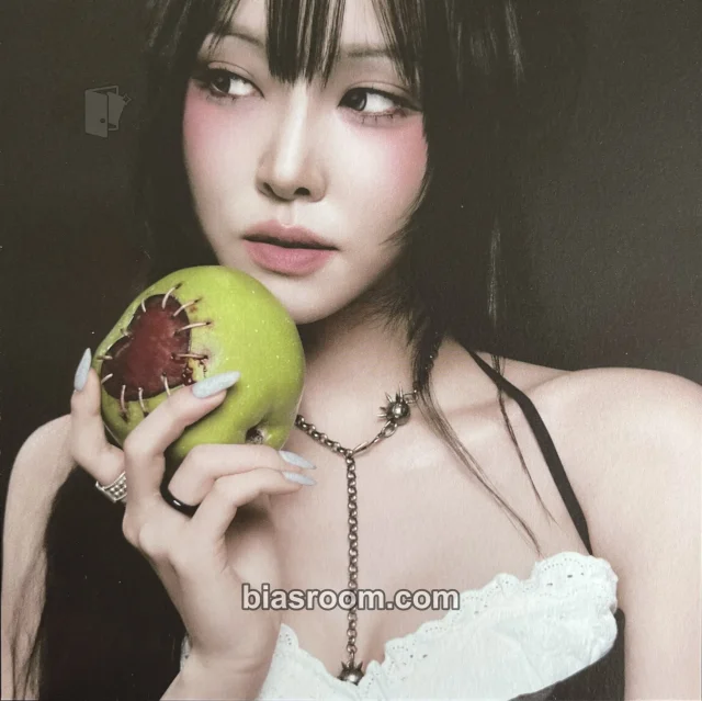 Yuju - Yuju - First love is a curse Album postcard album inclusion item set curse version