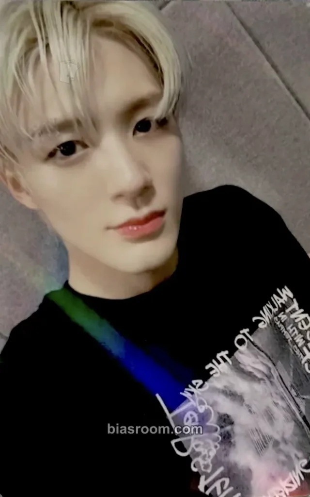 NCT DREAM - Jeno - ISTJ Album kmstation fansign round 2 holographic (hologram)