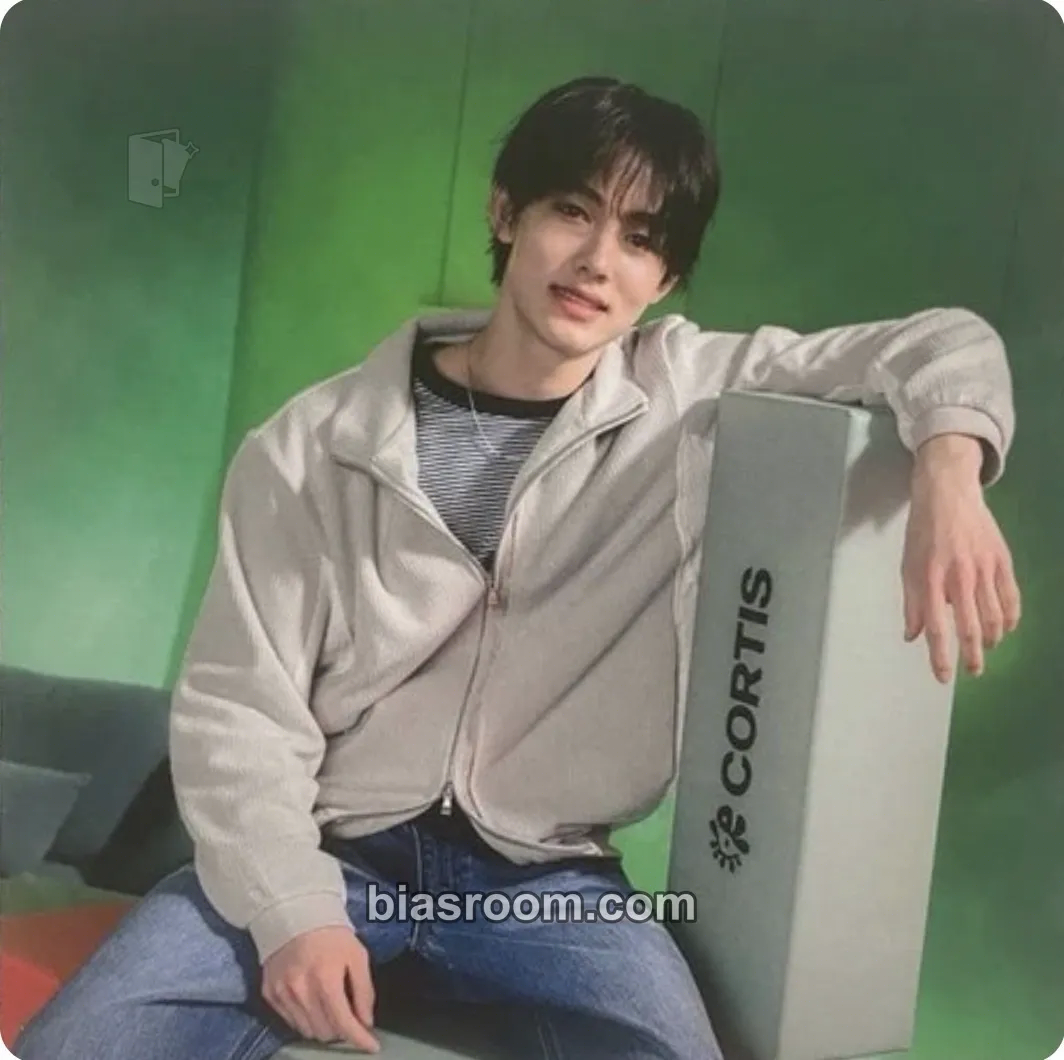 Seonghyeon Airbnb & CORTIS Seoul Hideout Photocard - CORTIS - CORTIS K-pop photocard