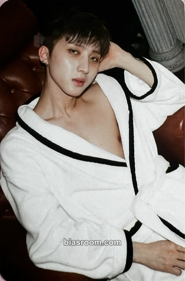 Triple H - Hui - The Hidden Place Event exhibition merch photocard photocard set