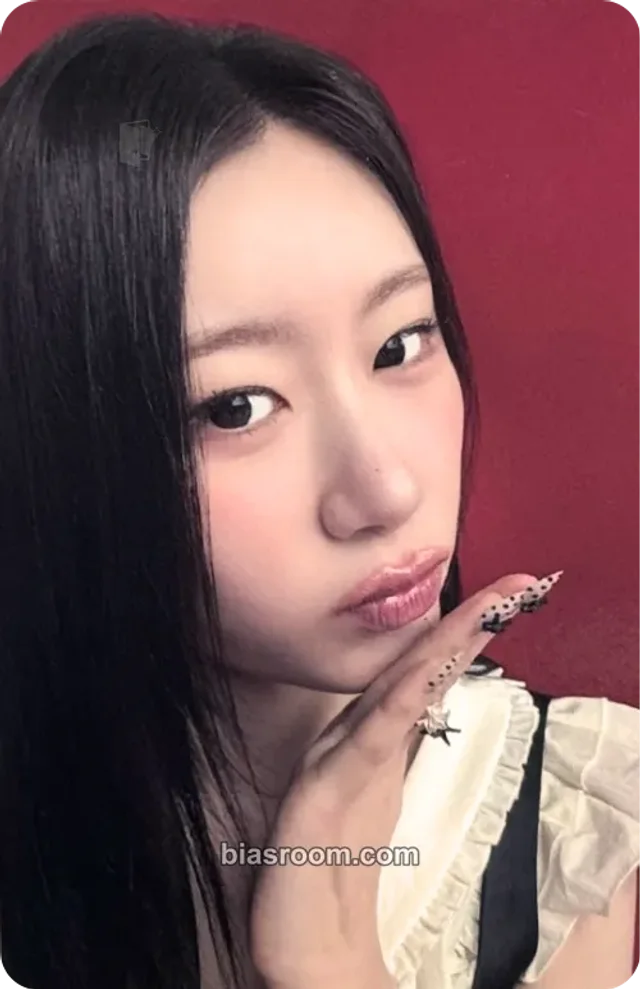 ITZY - Chaeryeong - The 5th Fan Meeting ITZY, MIDZY, Let's Fly! "ALL IN, MIDZY" Event merch photocard trading card