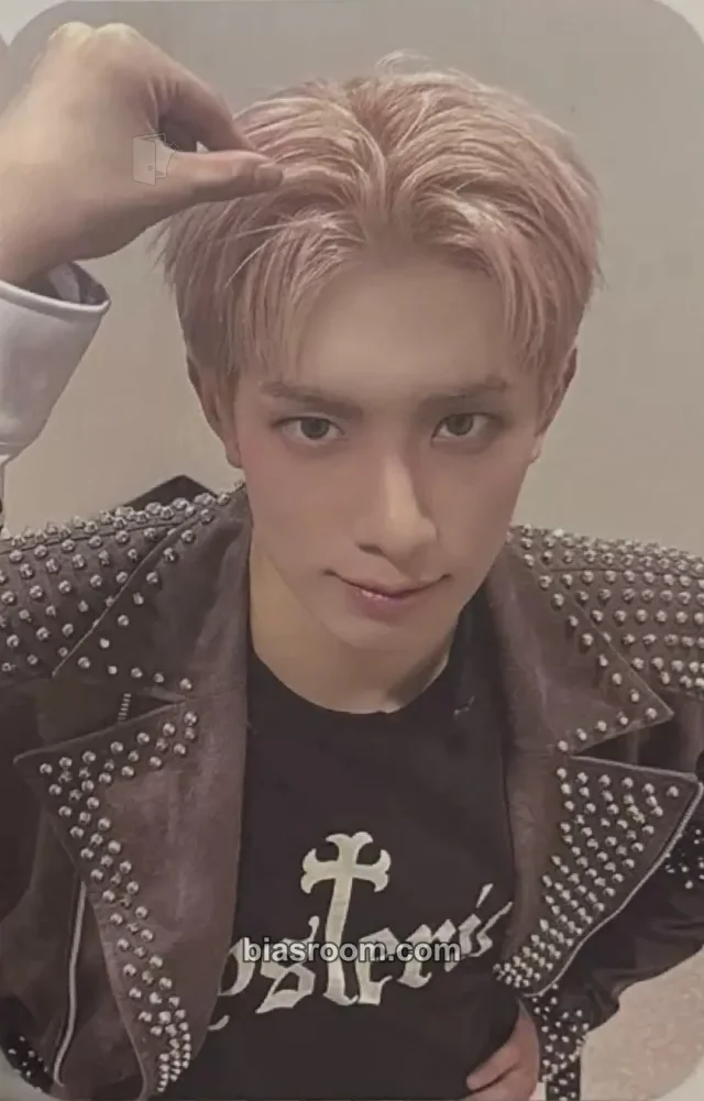 ALL(H)OURS - Kunho - No Doubt Album rising star round 1 fansign
