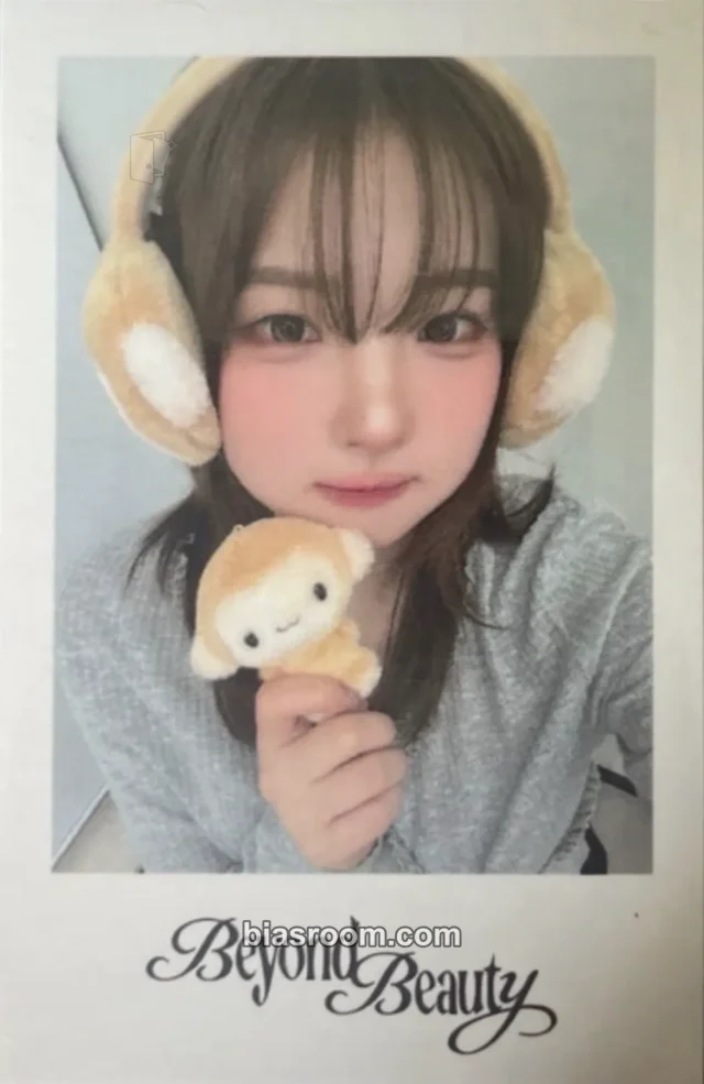 tripleS - Hayeon - Beyond Beauty Album hellolive round 5 video call (fancall) group polaroid
