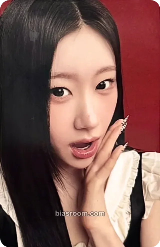 ITZY - Chaeryeong - The 5th Fan Meeting ITZY, MIDZY, Let's Fly! "ALL IN, MIDZY" Event merch photocard online purchase benefit