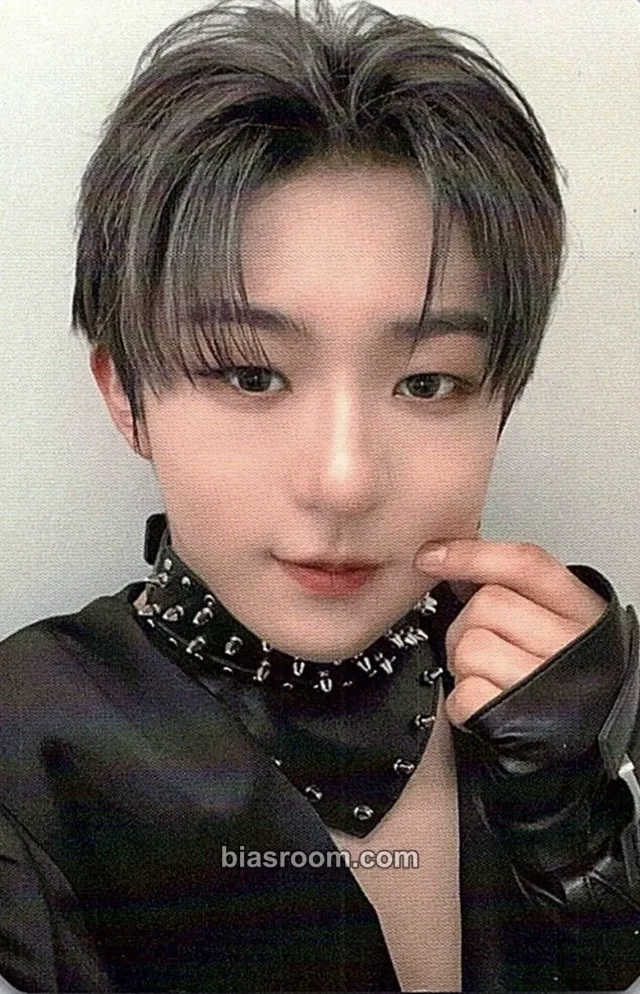 NouerA - Miraku - n: number of cases Album musicart (music art) round 1 video call (fancall) fansign