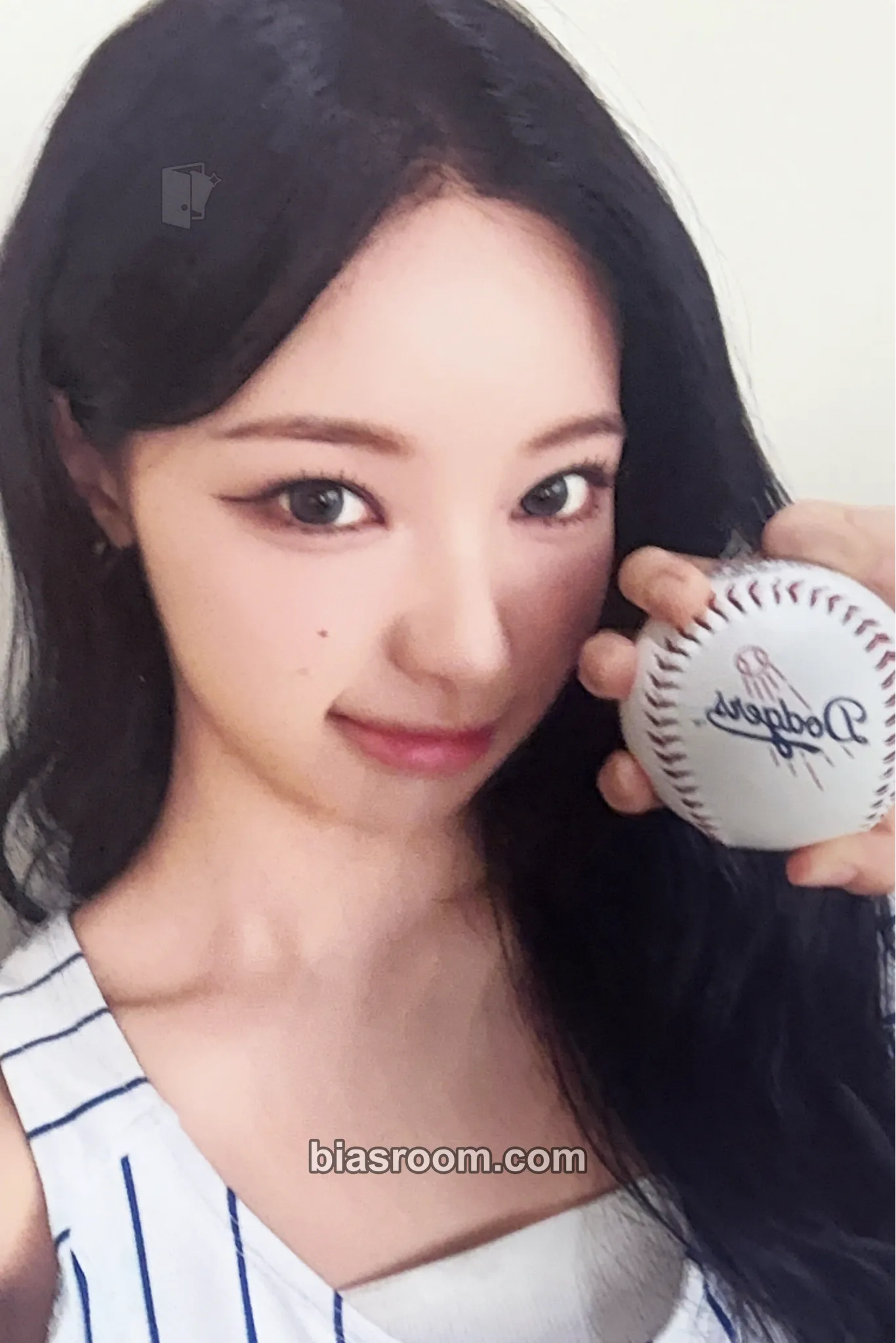 Woni Dearest Photocard - RESCENE - RESCENE K-pop photocard