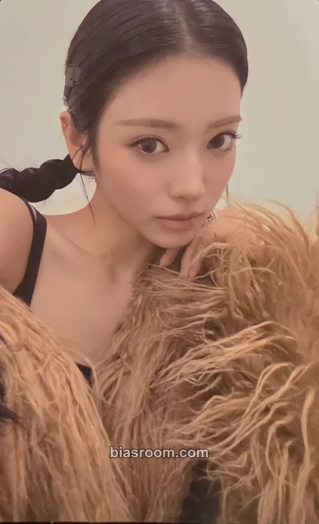 MEOVV - Anna - BITE NOW Album kpop nara exclusive version