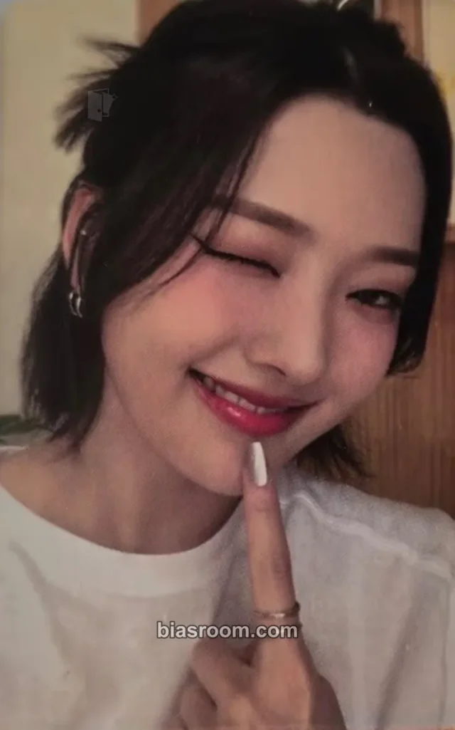 Weeekly - Soeun - Weeekly 2024 Season's Greetings: Draw Our Dream Other photocard set season's greetings