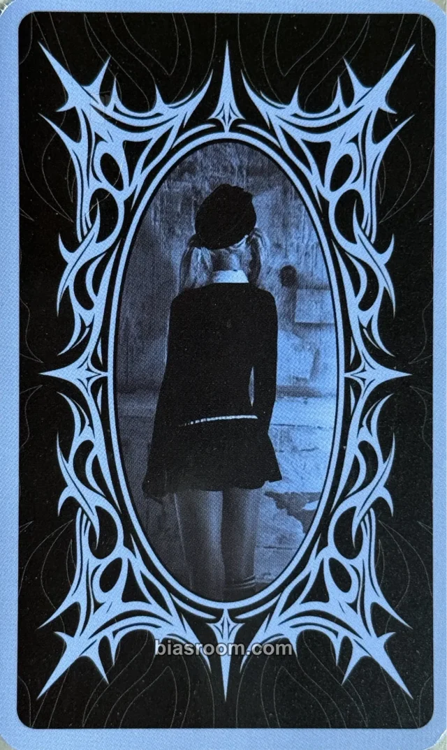 Dreamcatcher - Handong - Handong Fan Concert 2026: Mirror of a Mid-summer Night Event merch inclusion tarot card