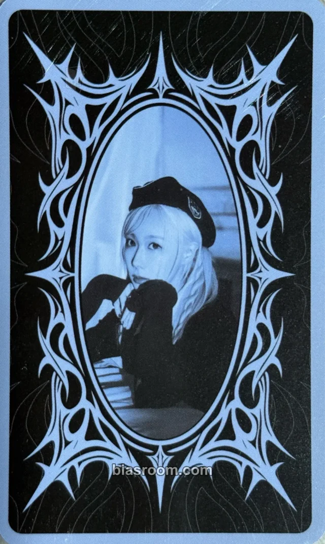 Dreamcatcher - Handong - Handong Fan Concert 2026: Mirror of a Mid-summer Night Event merch inclusion tarot card