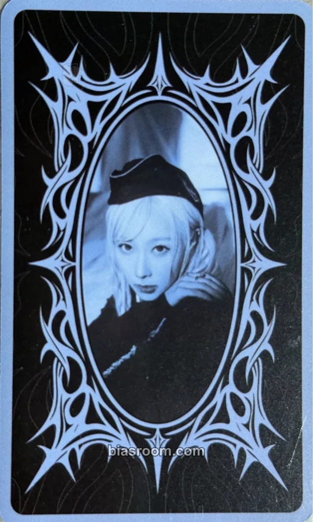 Dreamcatcher - Handong - Handong Fan Concert 2026: Mirror of a Mid-summer Night Event merch inclusion tarot card