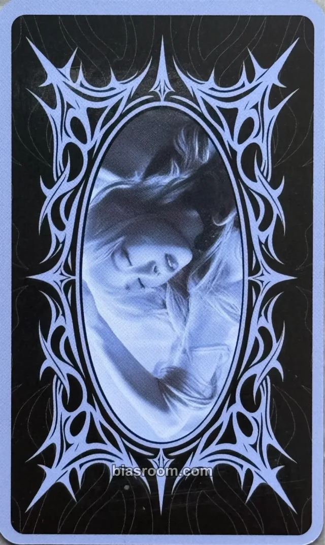 Dreamcatcher - Handong - Handong Fan Concert 2026: Mirror of a Mid-summer Night Event tarot card merch inclusion