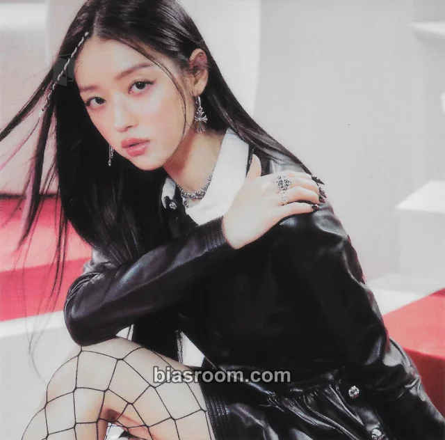 OH MY GIRL - YooA - SELFISH Album postcard item set kit inclusion KiT/kihno version