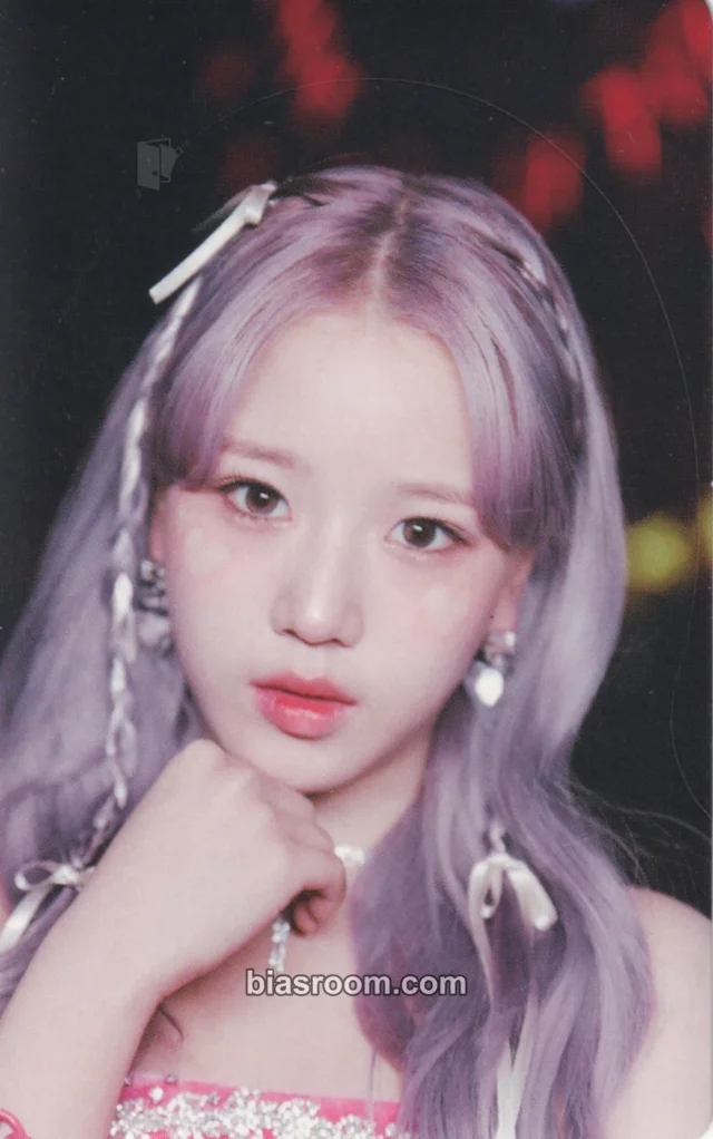 MADEIN - Suhye - Last Dance Album album inclusion sticker