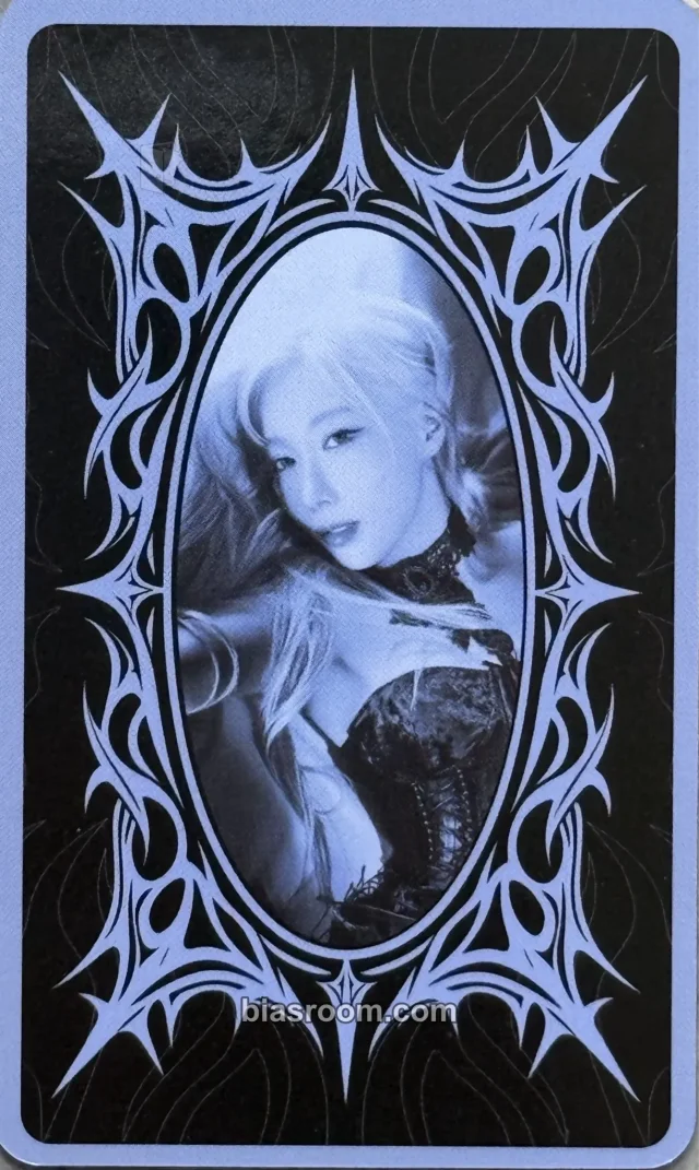 Dreamcatcher - Handong - Handong Fan Concert 2026: Mirror of a Mid-summer Night Event merch inclusion tarot card