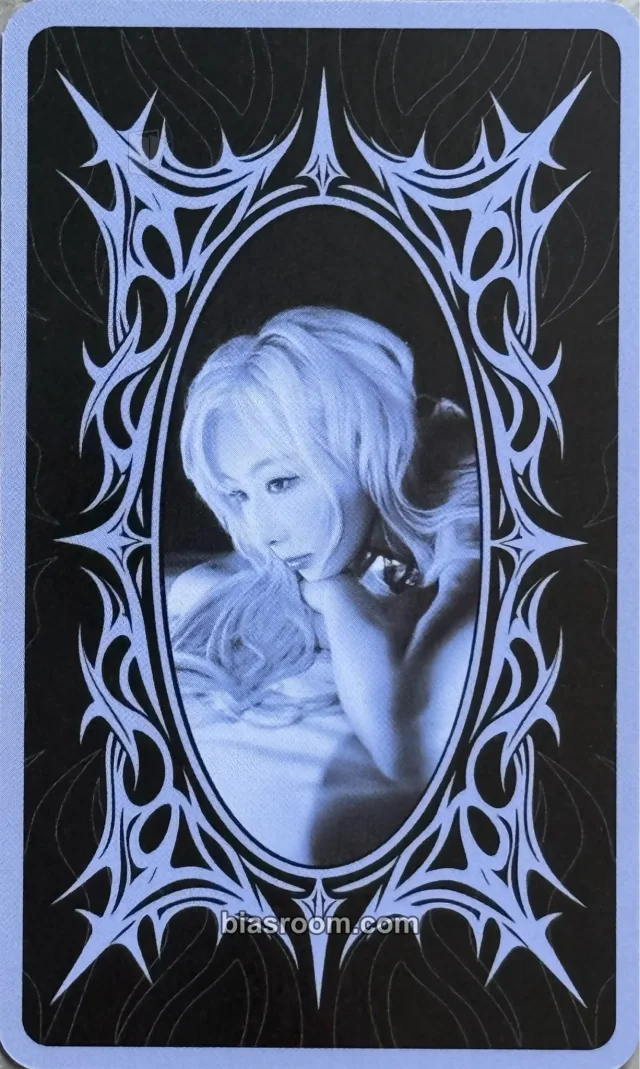 Dreamcatcher - Handong - Handong Fan Concert 2026: Mirror of a Mid-summer Night Event tarot card merch inclusion