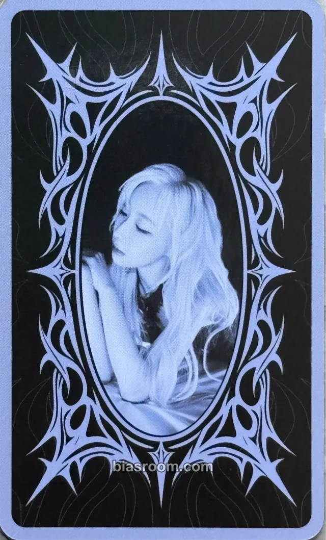 Dreamcatcher - Handong - Handong Fan Concert 2026: Mirror of a Mid-summer Night Event merch inclusion tarot card
