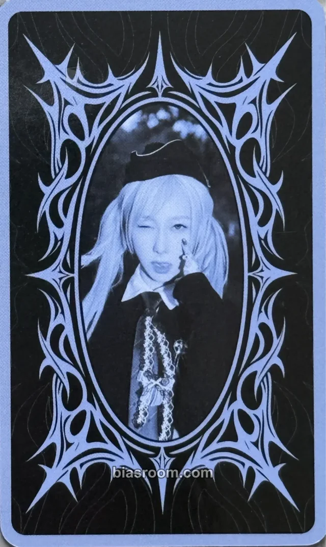 Dreamcatcher - Handong - Handong Fan Concert 2026: Mirror of a Mid-summer Night Event merch inclusion tarot card
