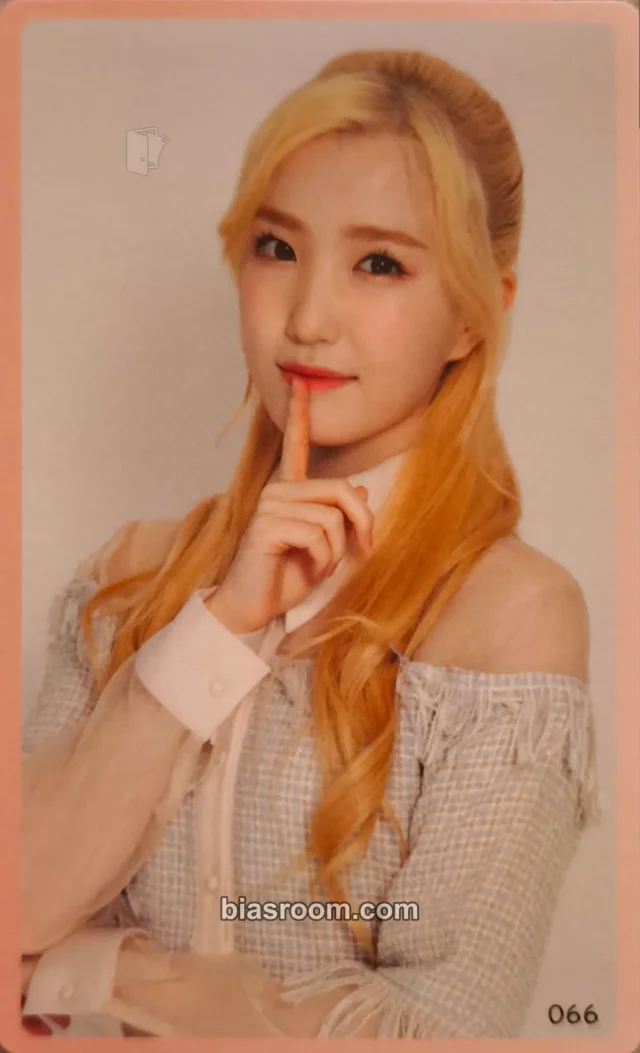 IZ*ONE - Hitomi - EYES ON ME Event japan trading card