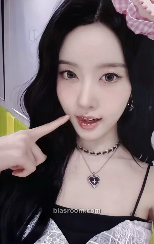 Sieun STAYC 5th Anniversary Photocard - STAYC - STAYC K-pop photocard