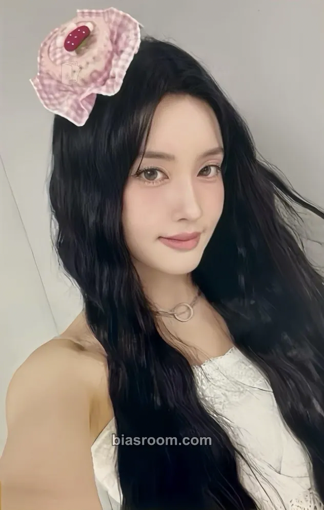 Yoon STAYC 5th Anniversary Photocard - STAYC - STAYC K-pop photocard