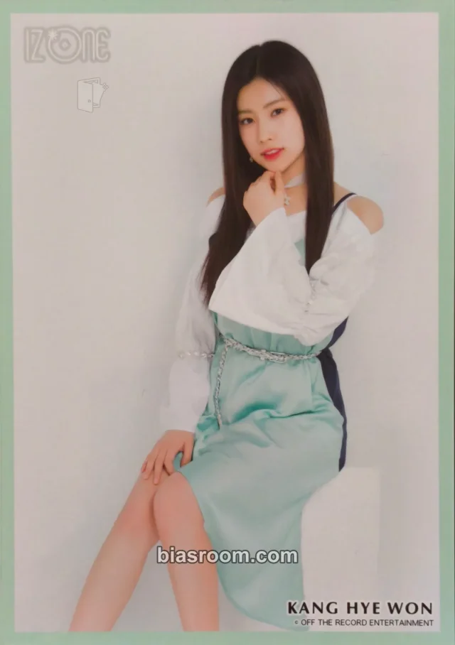 IZ*ONE - Hyewon - Non-Album Bromides Other photo print violeta version