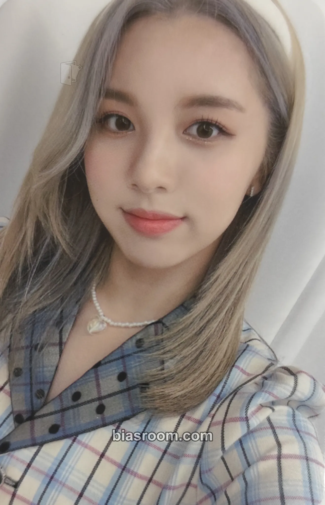 Lucy 2023 Season's Greetings Photocard - WOOAH - WOOAH K-pop photocard