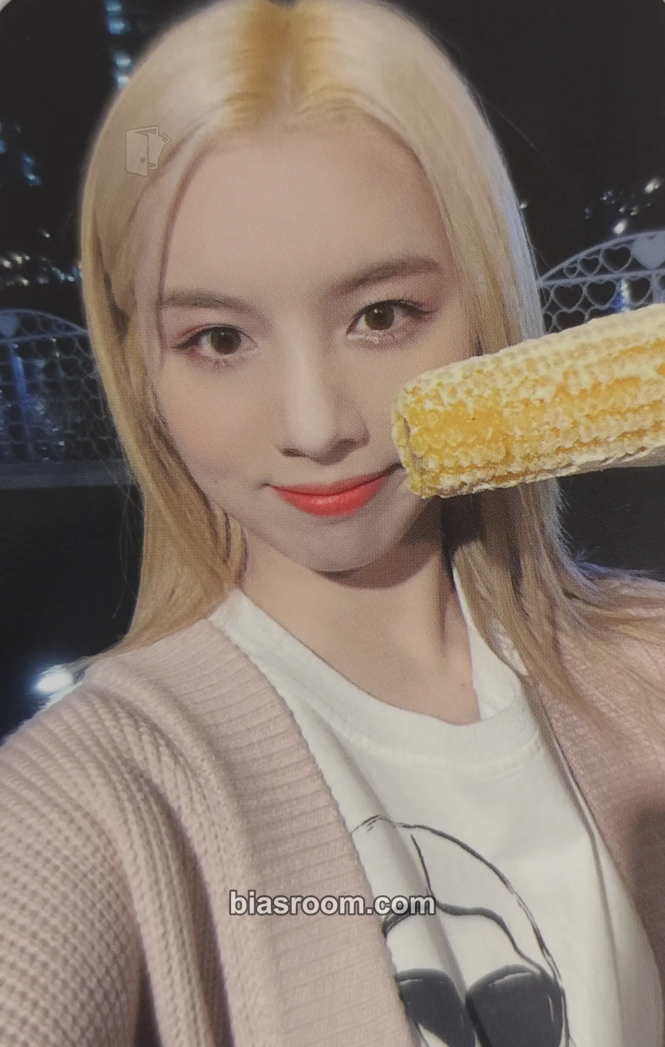 Lucy 2023 Season's Greetings Photocard - WOOAH - WOOAH K-pop photocard