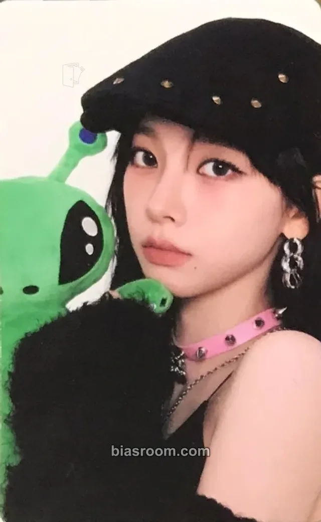 aespa - Karina - 2025 SMTOWN : THE CULTURE, THE FUTURE Album offline yp books (young poong books)