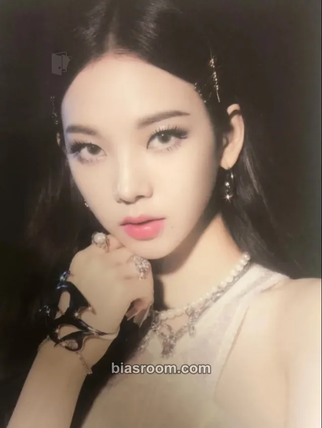 aespa - Karina - Savage Album postcard item set merch