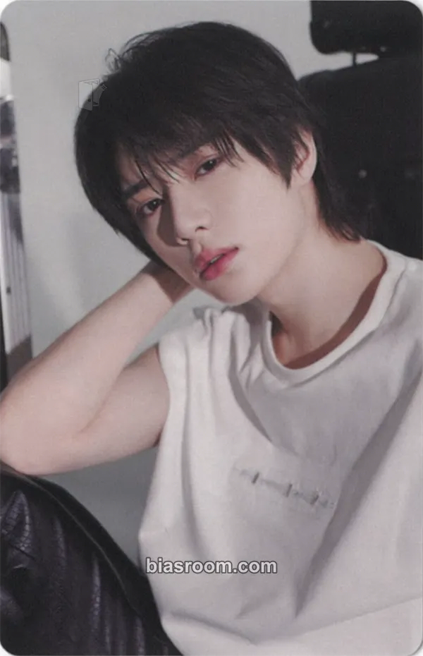 Beomgyu 2026 MOA Con Photocard - TOMORROW X TOGETHER - TOMORROW X TOGETHER K-pop photocard