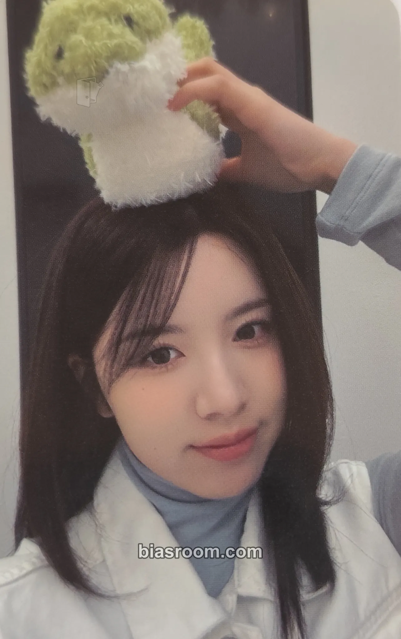 Lucy 2025 Season's Greetings Photocard - WOOAH - WOOAH K-pop photocard