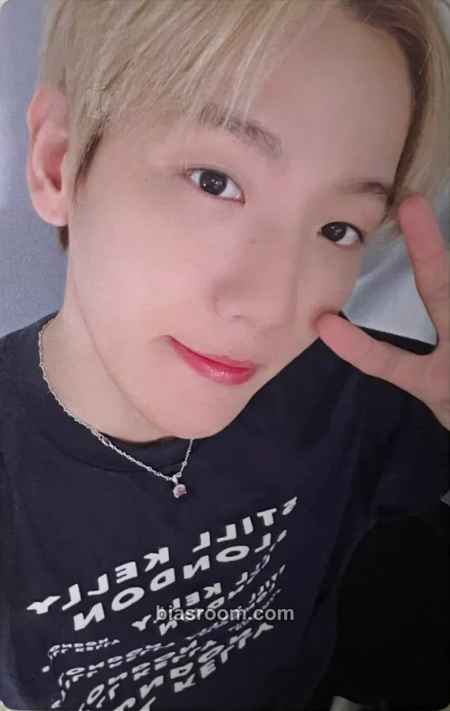 EXO - Baekhyun - 2025 BAEKHYUN The 5th Mini-Album 'Essence of Reverie' POP-UP STORES Event hong kong pop-up merch photocard