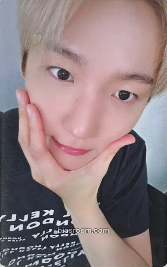 EXO - Baekhyun - 2025 BAEKHYUN The 5th Mini-Album 'Essence of Reverie' POP-UP STORES Event hong kong pop-up merch photocard