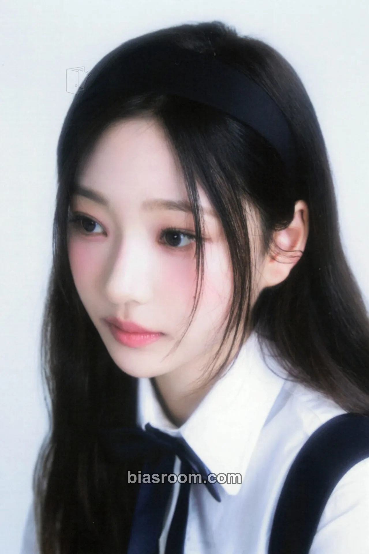 Stella Four Hearts Club Official MD Photocard - Hearts2Hearts - Hearts2Hearts K-pop photocard