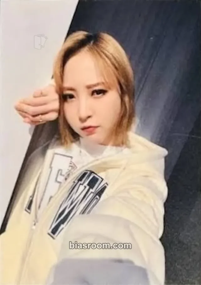 MAMAMOO - Moonbyul - TRAVEL (Japanese ver.) Album bizent japan video call (fancall) winner benefit