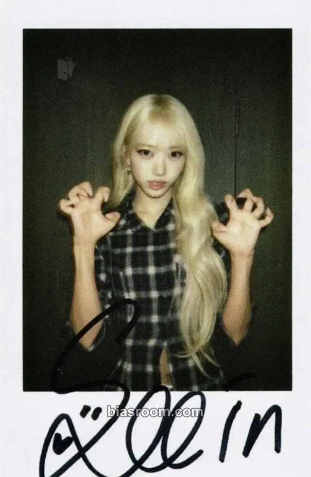 MEOVV - Sooin - BITE NOW Album soundwave lucky draw (LD) round 2 polaroid printed signature
