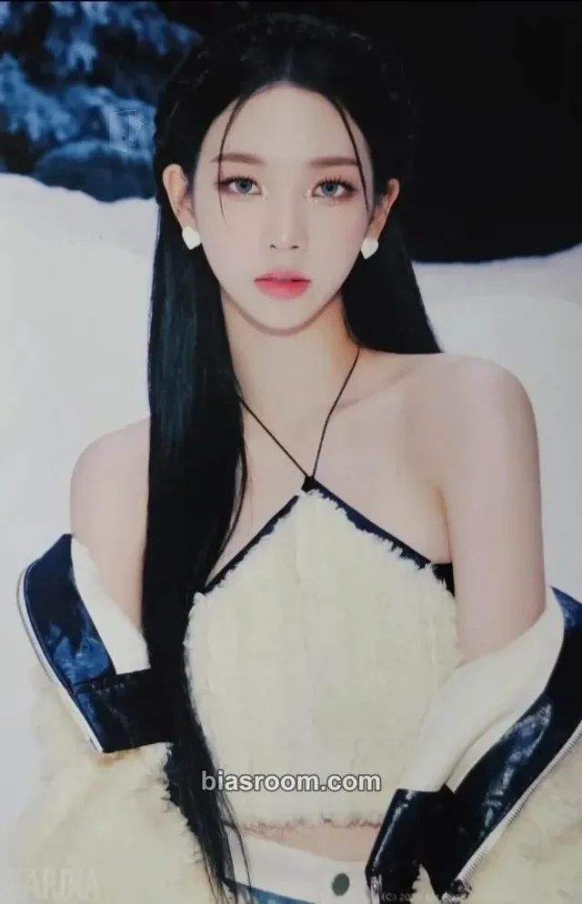 aespa - Karina - SM Town Live 2023/2024: SMCU Palace Event merch 4x6 photo item set