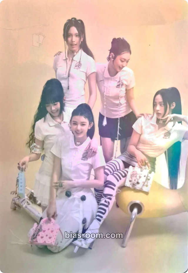 NewJeans - NewJeans 2nd EP “Get Up” Album standee pob (pre-order benefit) weverse global shop (wvg) holographic (hologram)