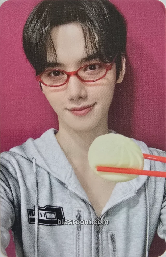 CRAVITY - Minhee - Dare to Crave Album video call (fancall) fansign hellolive round 1