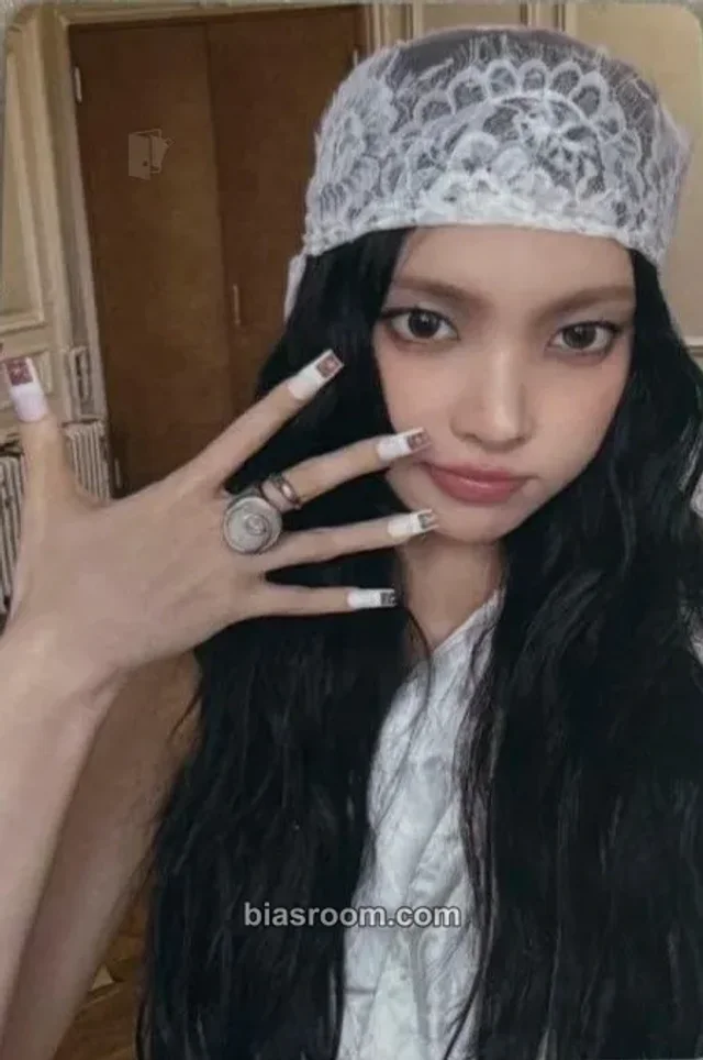 ILLIT - Yunah - MAMIHLAPINATAPAI Album round 4 video call (fancall) withfans / yizhiyu (yzy)