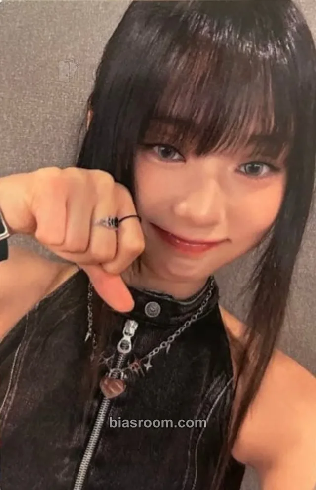 UNIS - Hyeonju - CURIOUS Album shibuya tower records japan